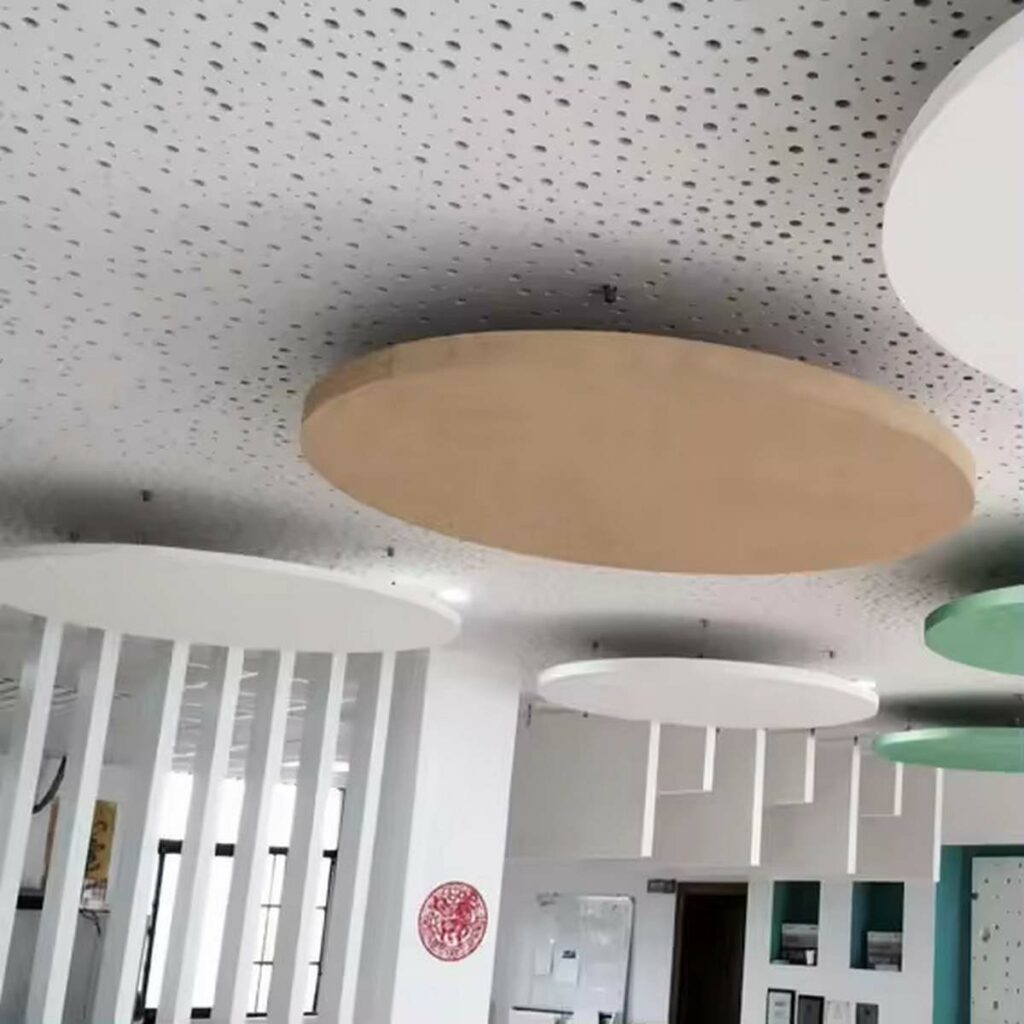 kőr alakú hangelnyelő mennyezeti panelek (2)