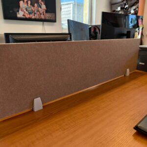 Bilnora asztal elálasztó hangelnyelő panel 120x30x1.2cm (8) Bilnora asztal elálasztó hangelnyelő panel 120x30x1.2cm (8)